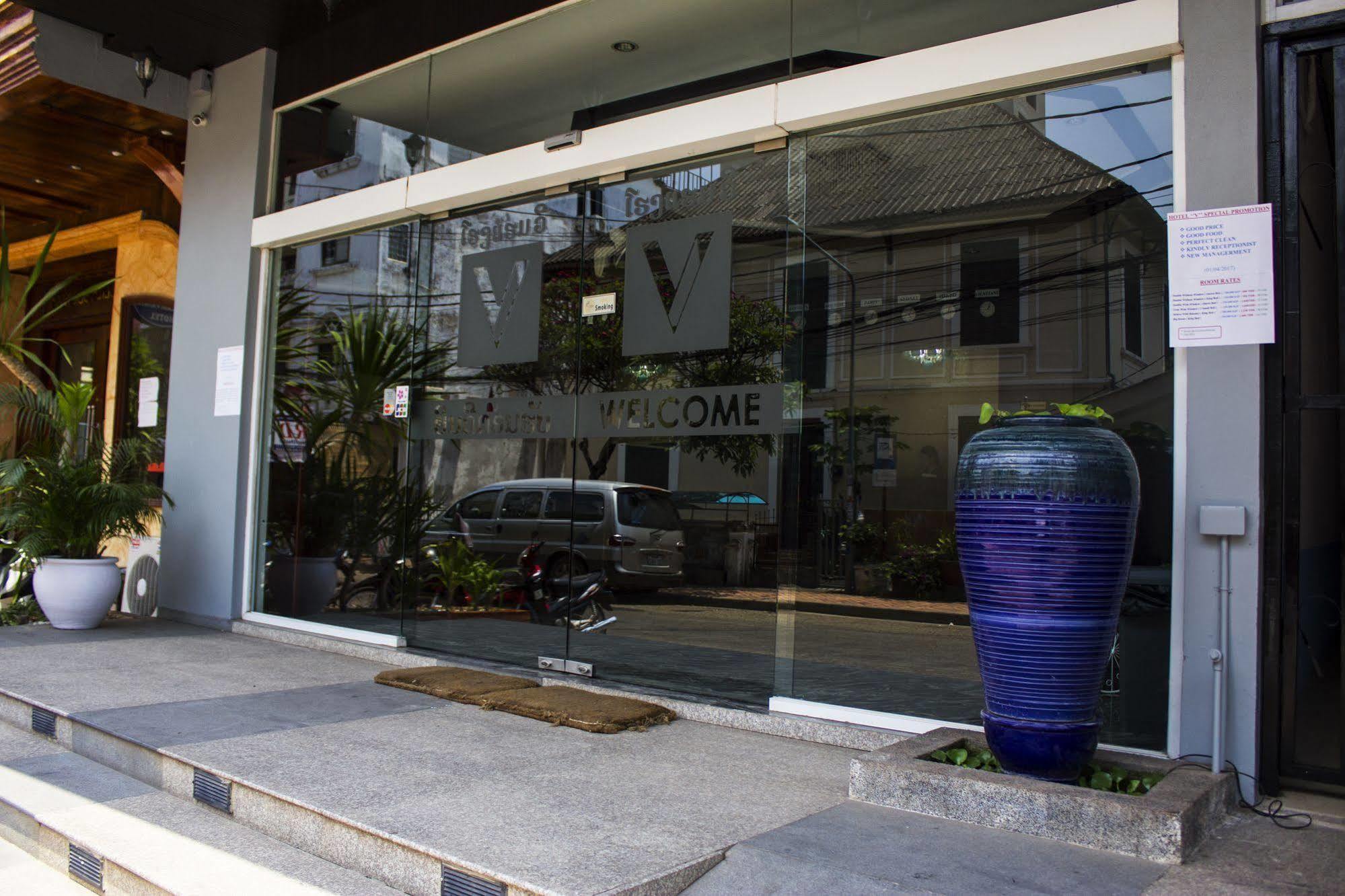 V Hotel Vientiane Exterior photo